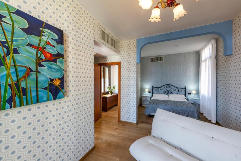 Triple Room image 3