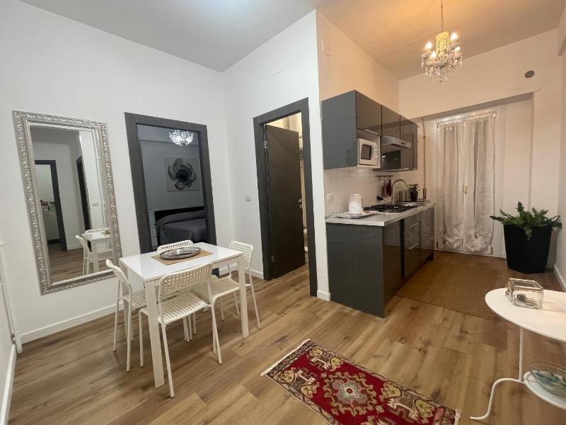 Deluxe Two-Bedroom Apartment image 3