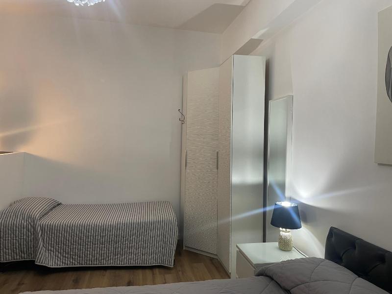 Deluxe Two-Bedroom Apartment image 4