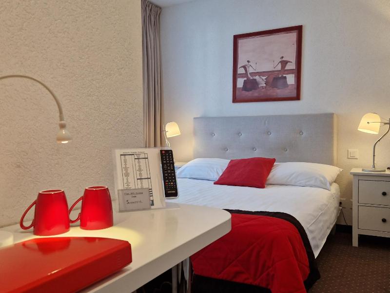 Queen Comfort - City side image 4