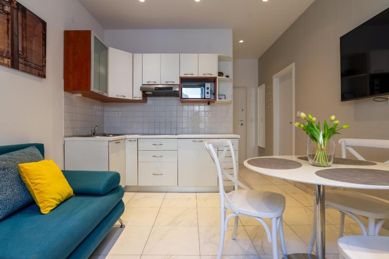 Apartment image 4