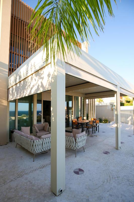 Luxurious 5 Bedroom Beach Villa - image 15