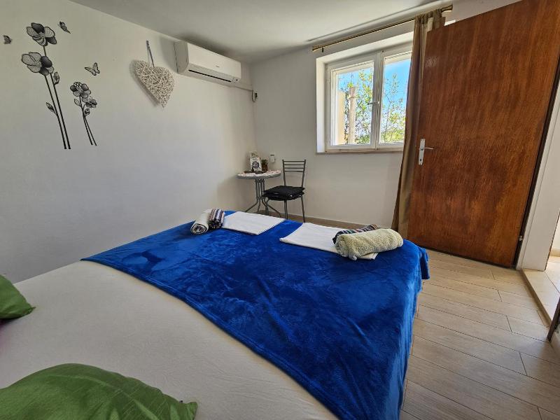 Triple Room with Garden View image 3