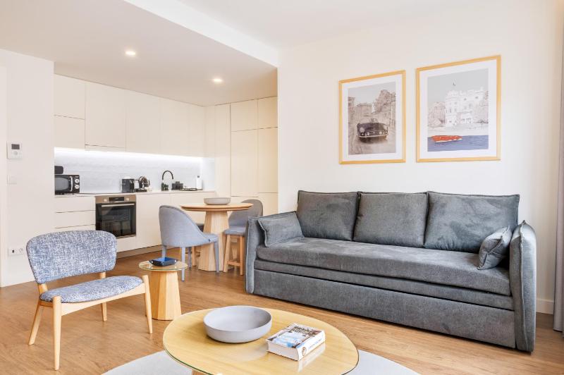Catarina Serviced Apartments by HostWise - image 33