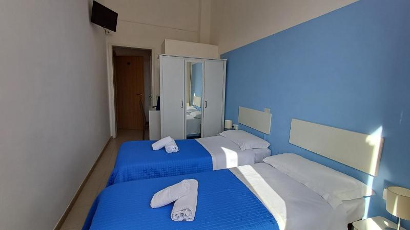 Double or Twin Room image 4