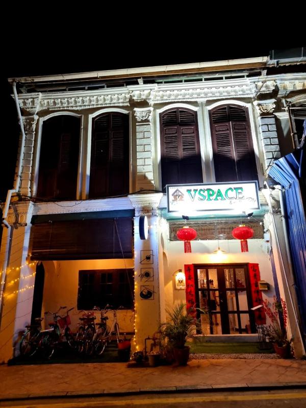 V SPACE CAPSULE and CAFE - image 1