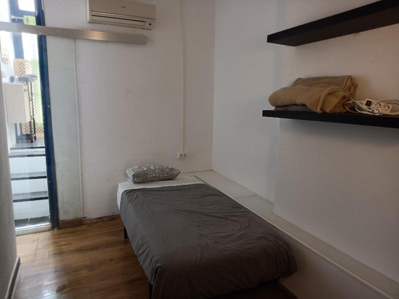 Single Room with Private Bathroom image 1
