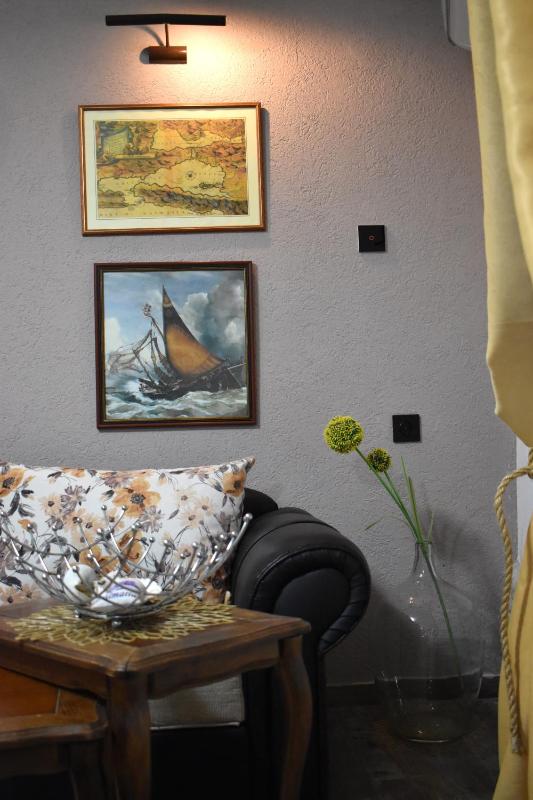One-Bedroom Apartment with Sea View image 3