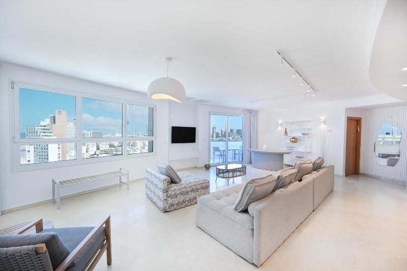 Miami Vibes 2BR in Isrotel tower by HolyGuest - image 7