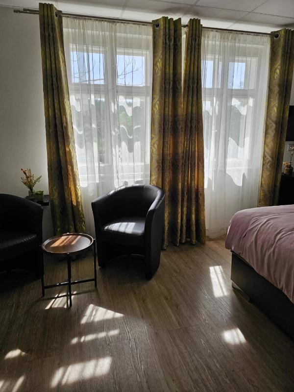 Deluxe Room image 1