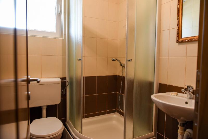 Double Room with Balcony image 4