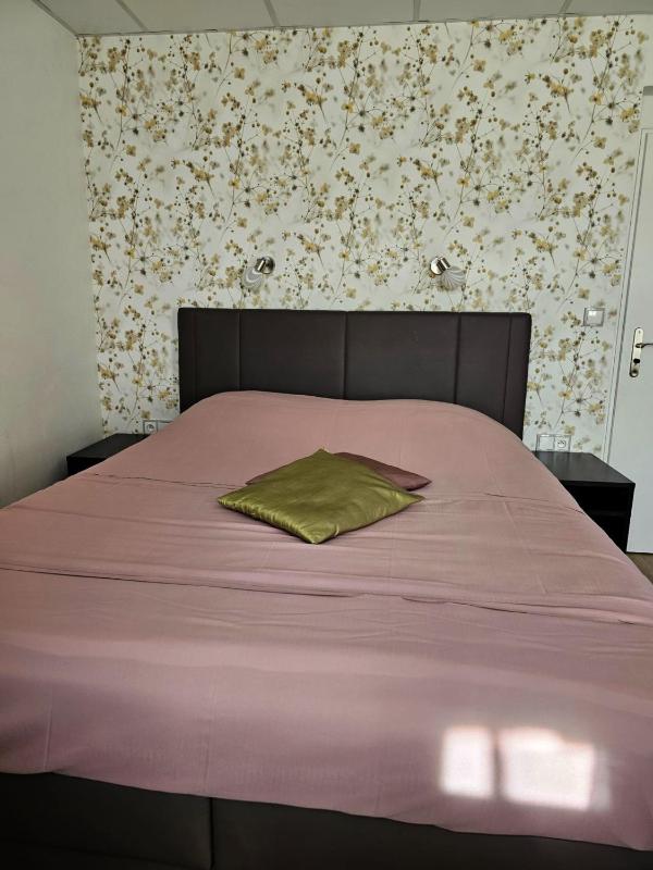 Deluxe Room image 3