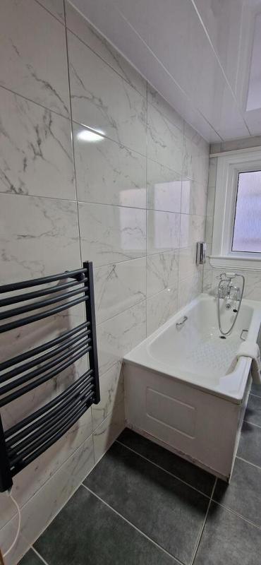 Budget Twin Room image 3