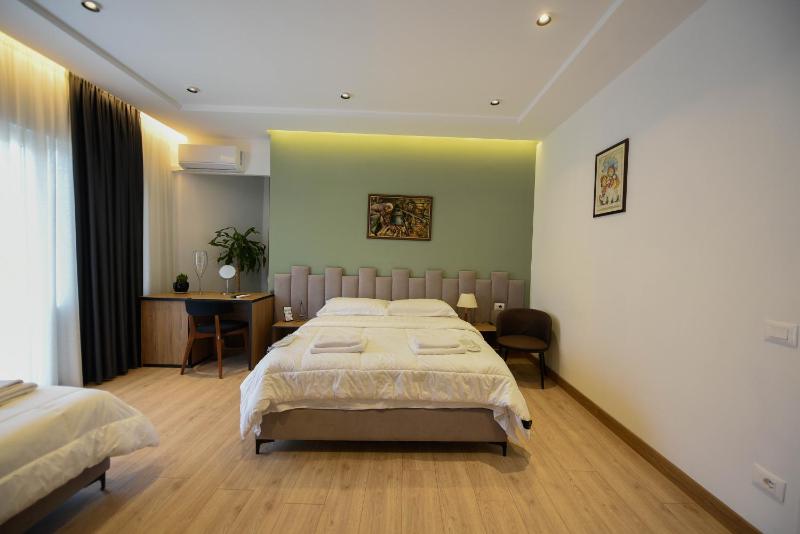 Triple Room image 3