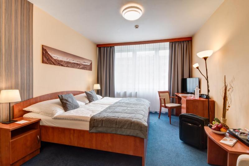 Double Room image 4