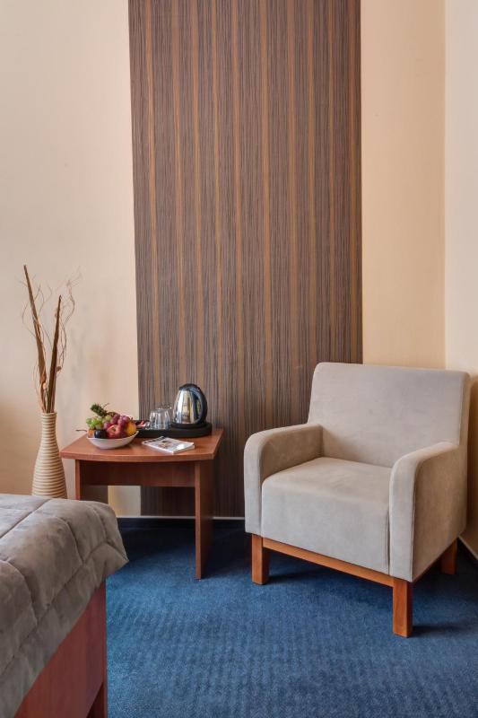 Double Room image 2