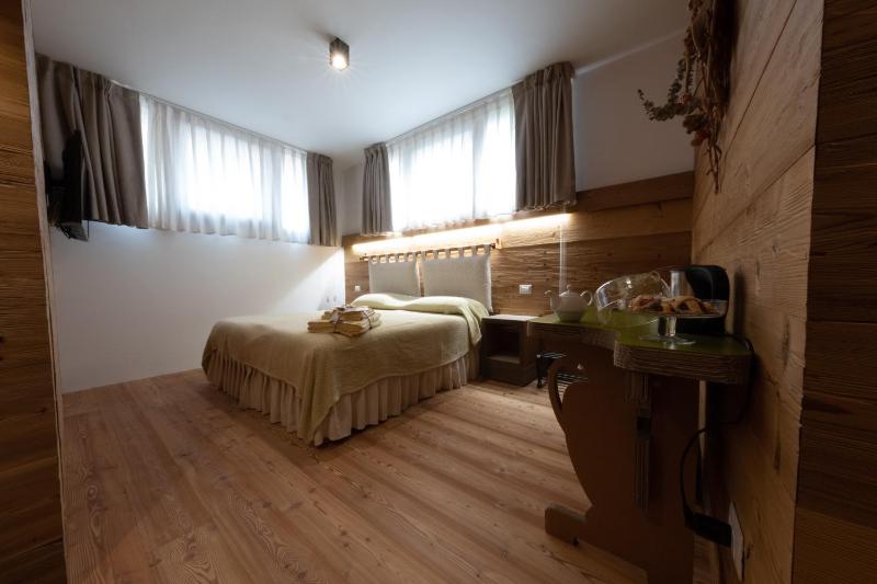 Double Room with Private Bathroom image 3