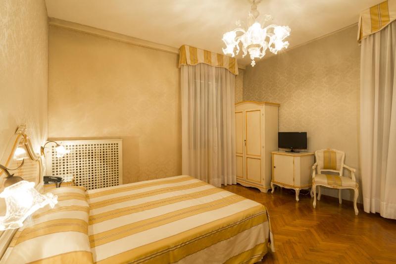 Quintuple Room image 2