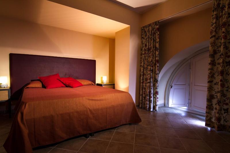 Superior Apartment image 3
