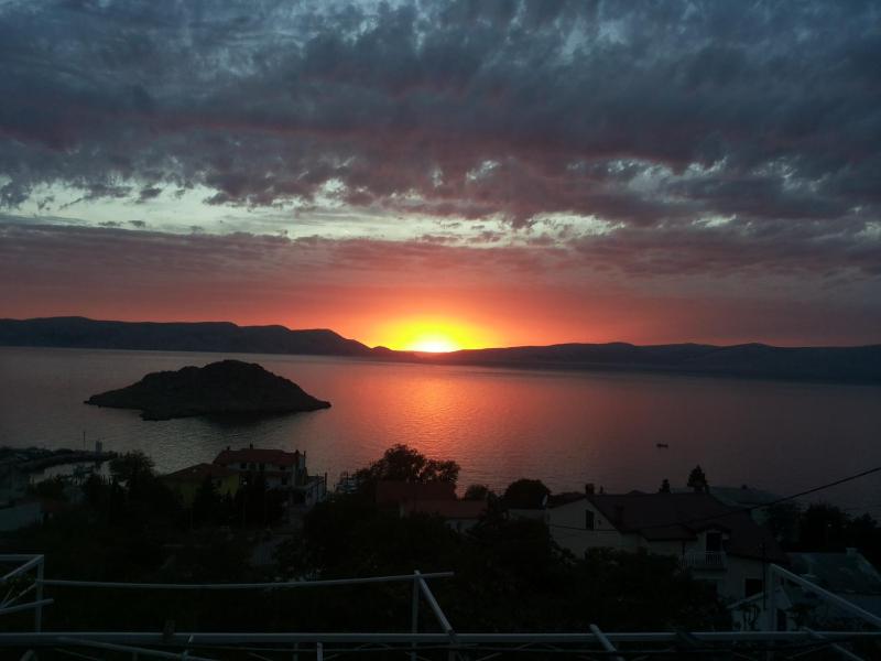 Double Room with Balcony and Sea View image 3