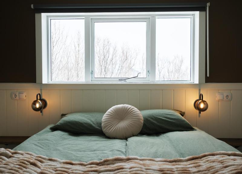 Double Room with Shared Bathroom image 1