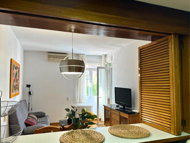 Apartamento Acogedor al lado del Estadio Bernabéu - image 4