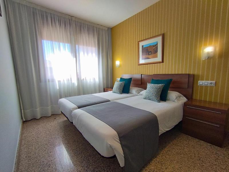 Double or Twin Room image 3