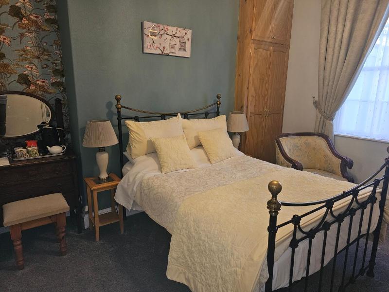 Superior Double Room image 3