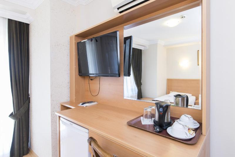 Standard Single Room image 2