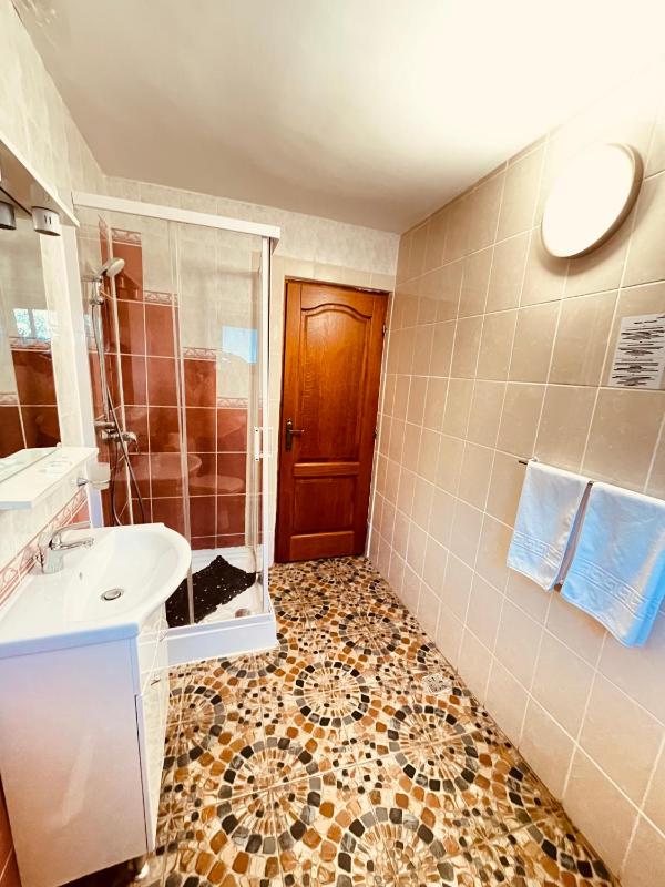 Luxury Triple Room image 3