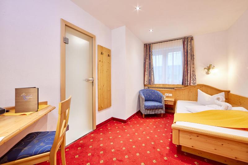 Single Room image 4