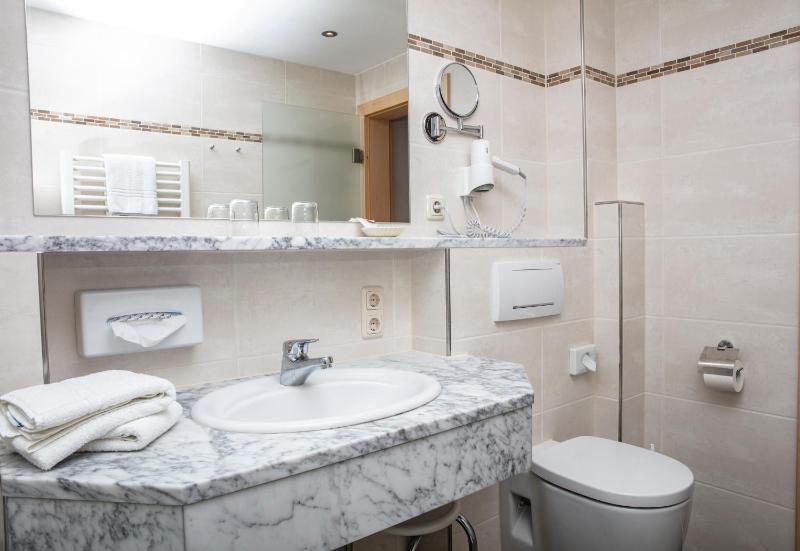 Superior Double Room image 3