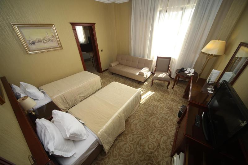 Standard Suite image 2