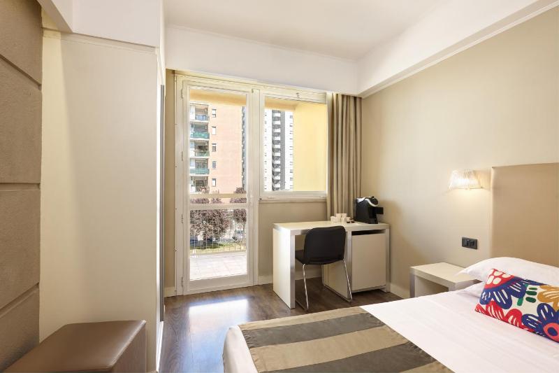 Standard Single Room image 3