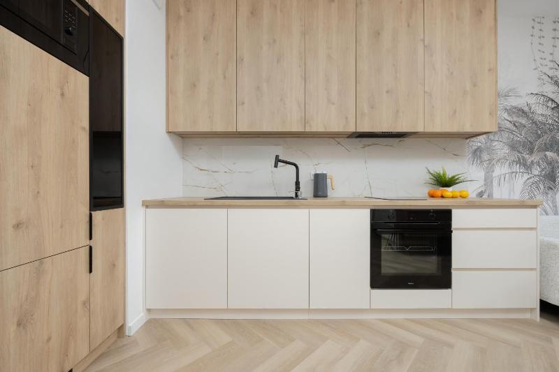 Elegant Mokotów Studio with Balcony and Parking by Noclegi Renters - image 16