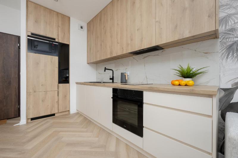 Elegant Mokotów Studio with Balcony and Parking by Noclegi Renters - image 11