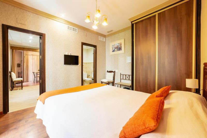 Junior Suite image 2