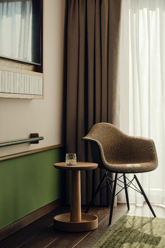 Classic Plus Double Room image 3