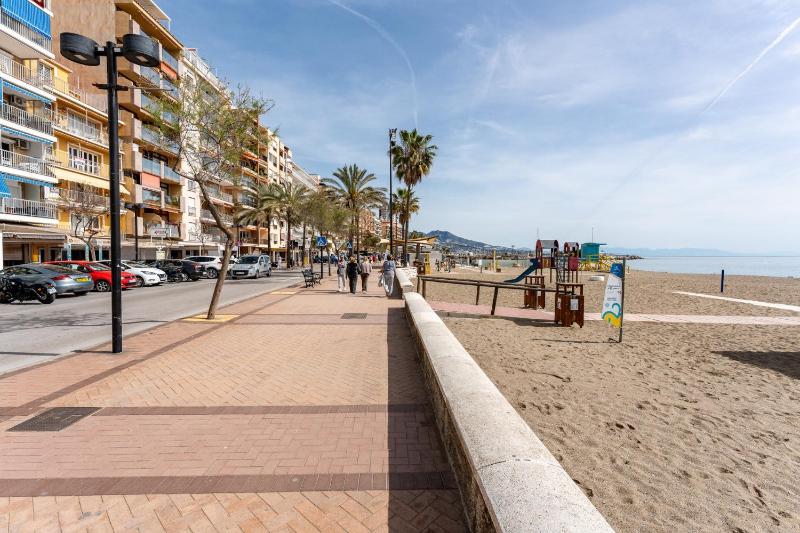 MalagaSuite Niza II Fuengirola Apartments - image 9