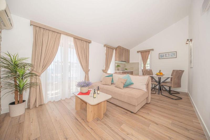 One-Bedroom Suite image 3