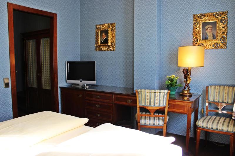 Standard Double Room image 4