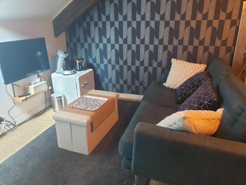 Double Room with Private Bathroom image 1