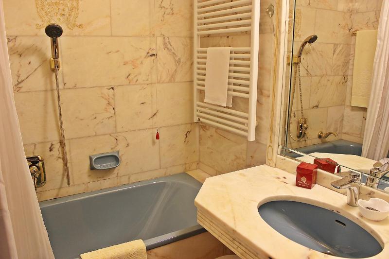 Suite image 2