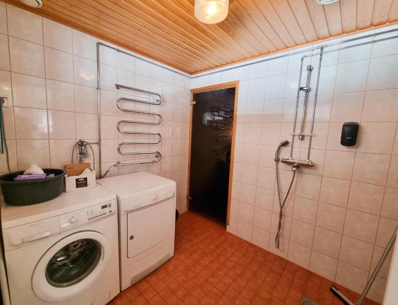 Two-Bedroom Cottage with Lake View  image 3