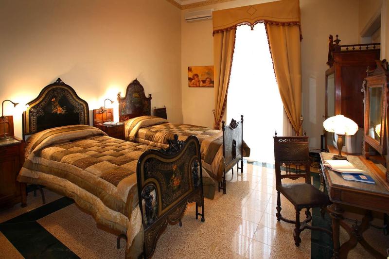 Triple Room with Private External Bathroom image 4