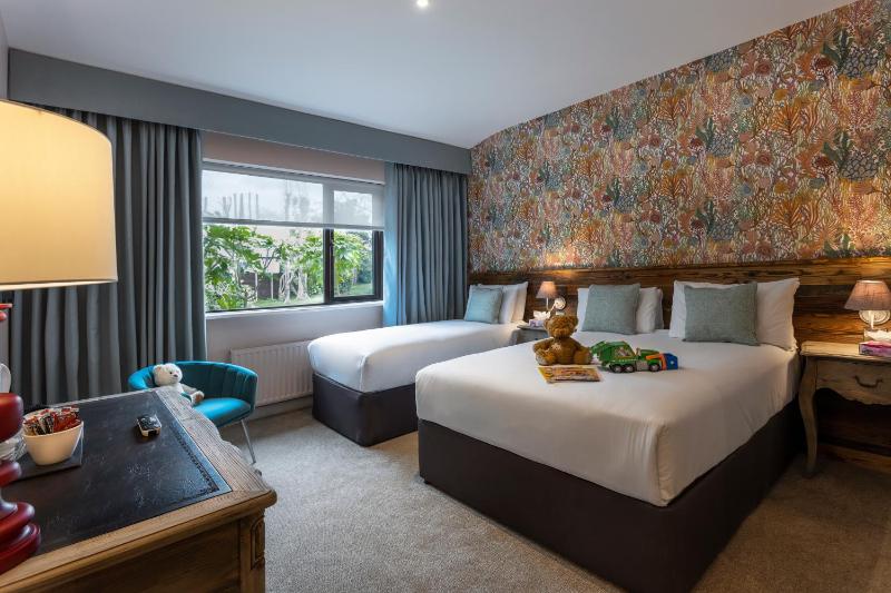 Double or Twin Room image 3