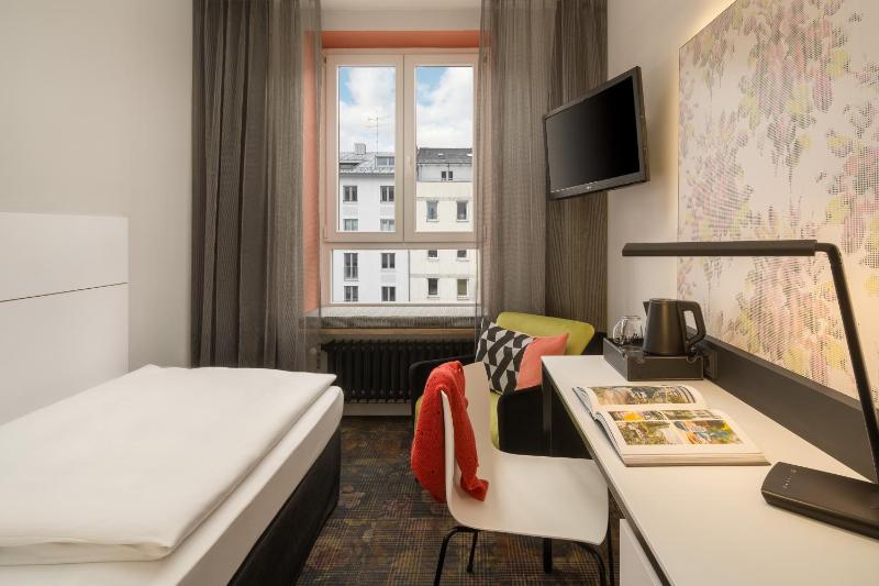 Business Single Room image 3
