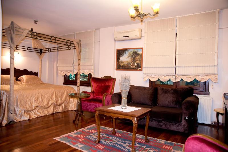 Executive Suite image 4