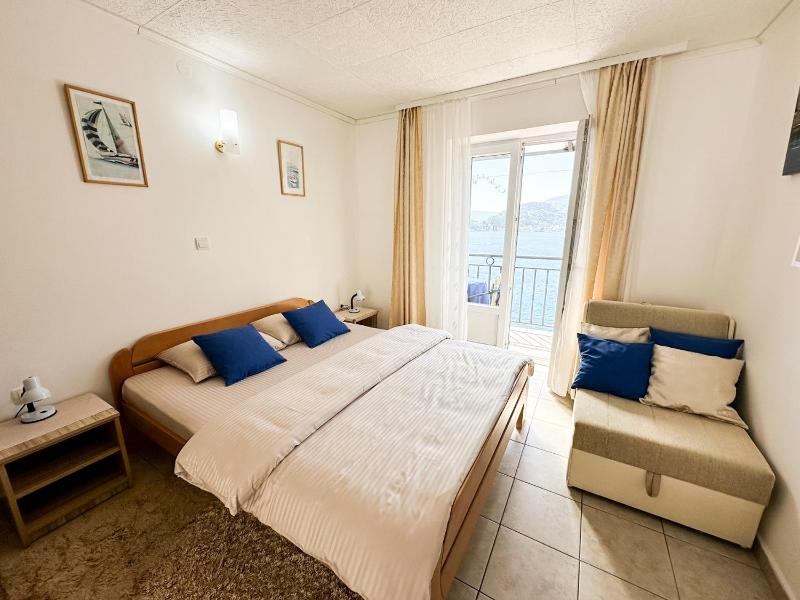Studio Apartment with Balcony and Sea View (2 Adults) image 4