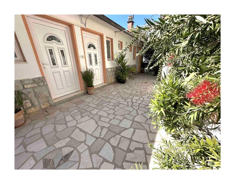 Studio Apartment with Balcony and Sea View (2 Adults) image 2